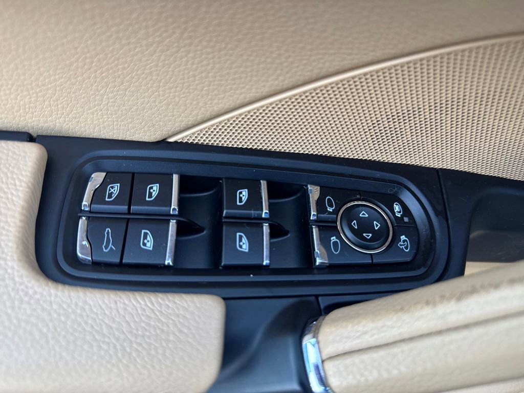 Used 2017 Porsche Cayenne S AWD/4WD image 14