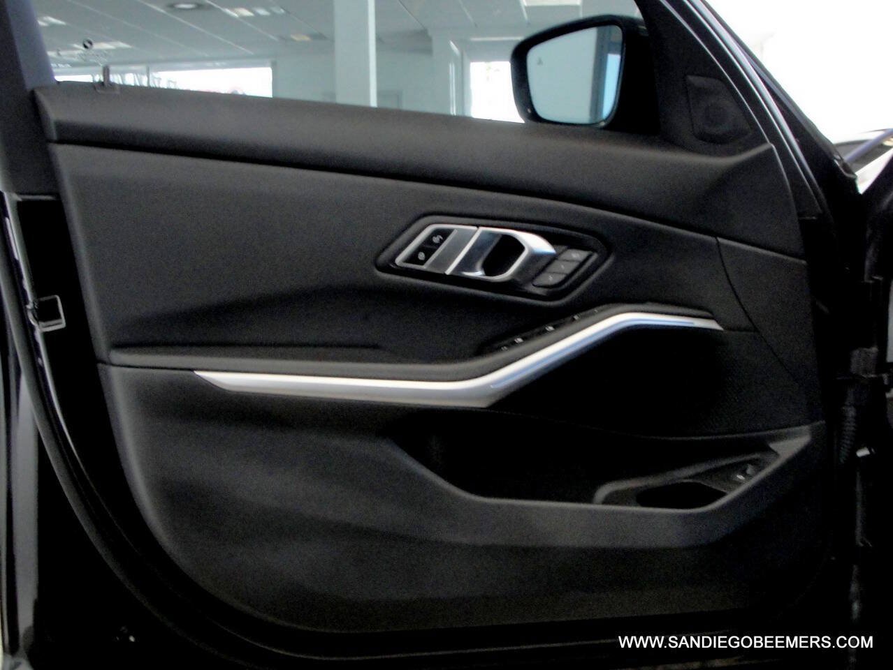 Used 2023 BMW 330i Sedan w/ Premium Package RWD image 11