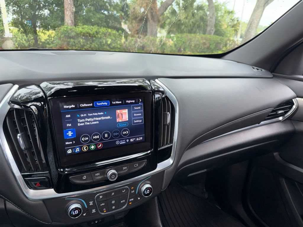 Used 2023 Chevrolet Traverse LT FWD image 43