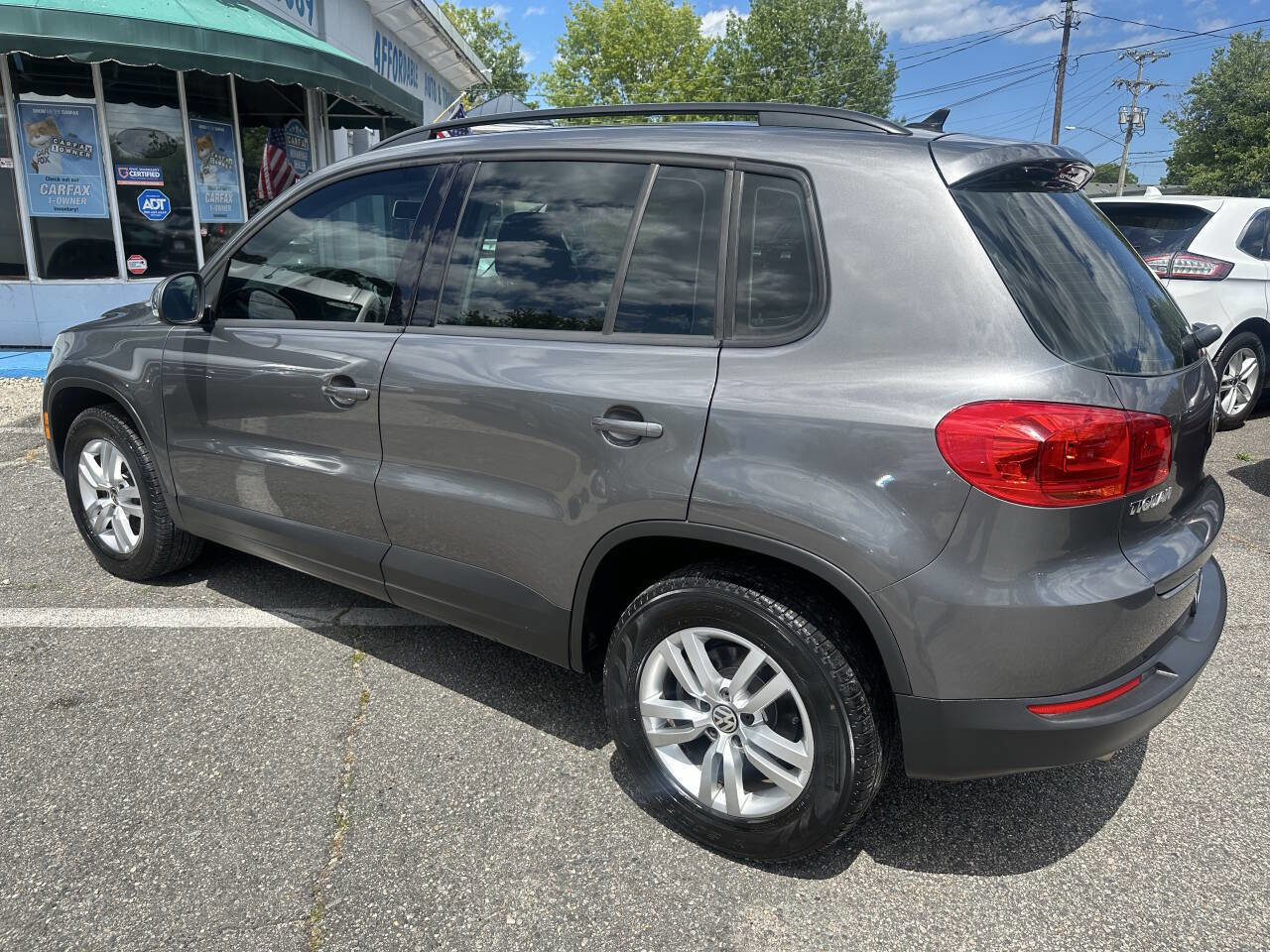 Used 2015 Volkswagen Tiguan S FWD image 8