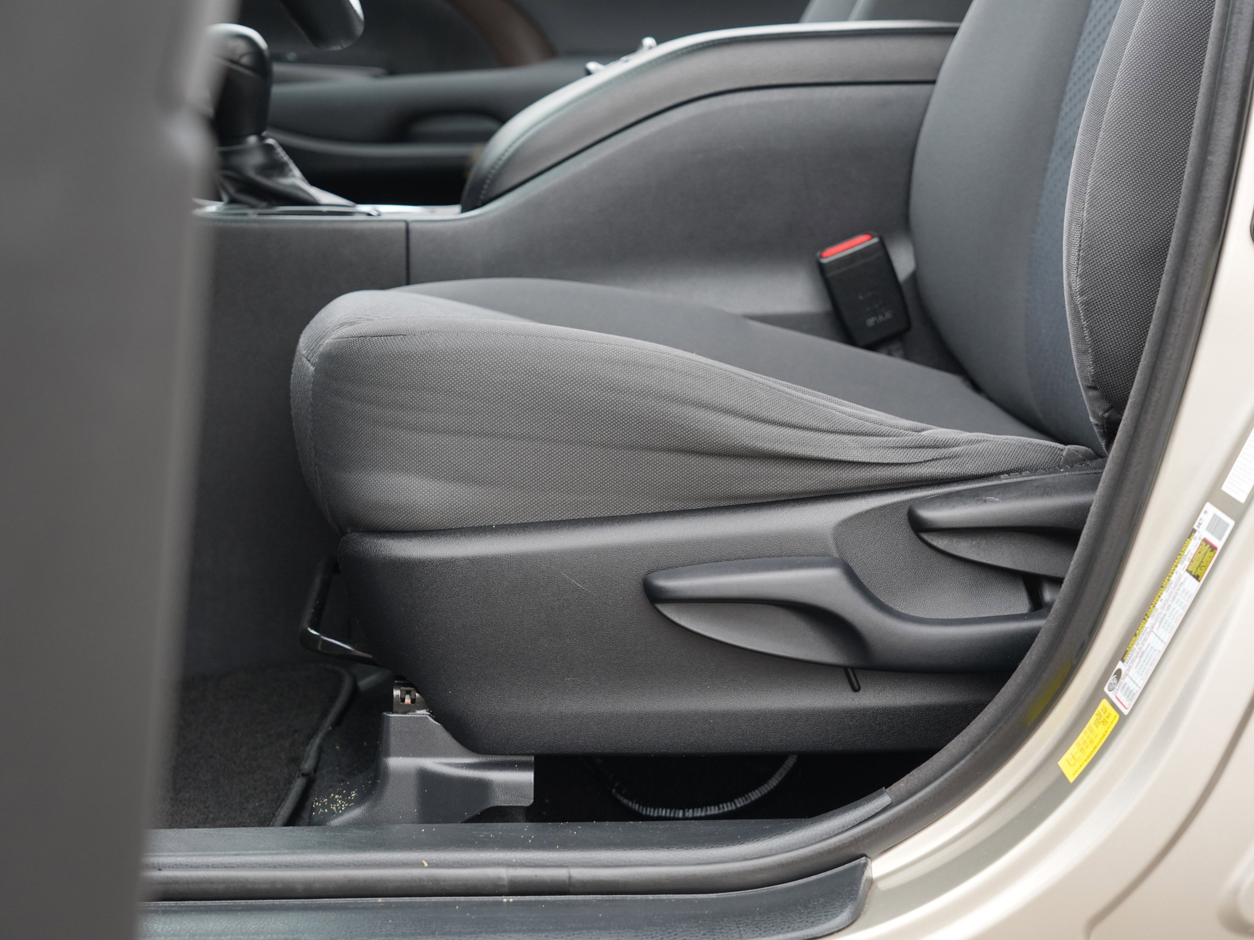 Used 2015 Toyota Highlander LE AWD/4WD image 15