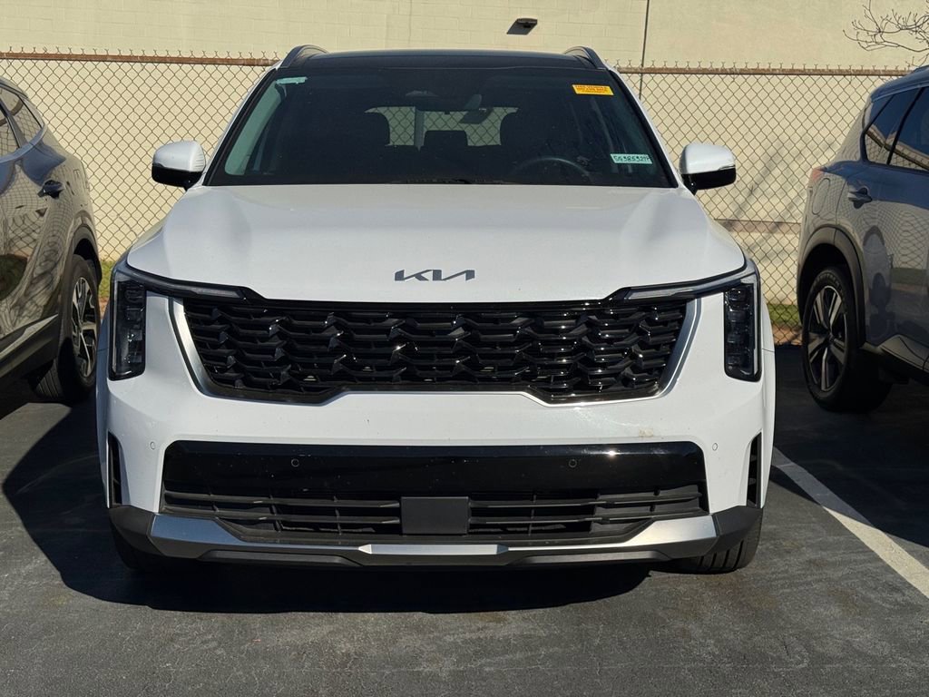 Certified 2025 Kia Sorento S w/ Panoramic Sunroof Package image 9
