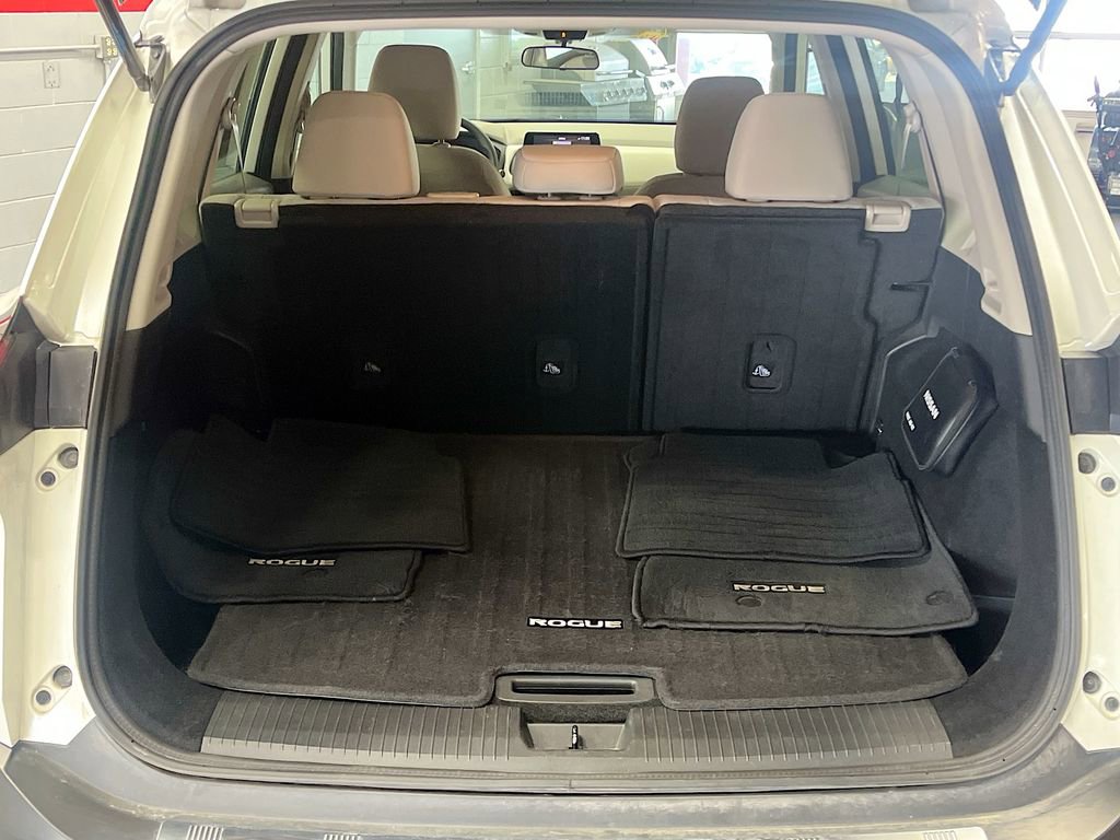 Used 2021 Nissan Rogue SV image 24