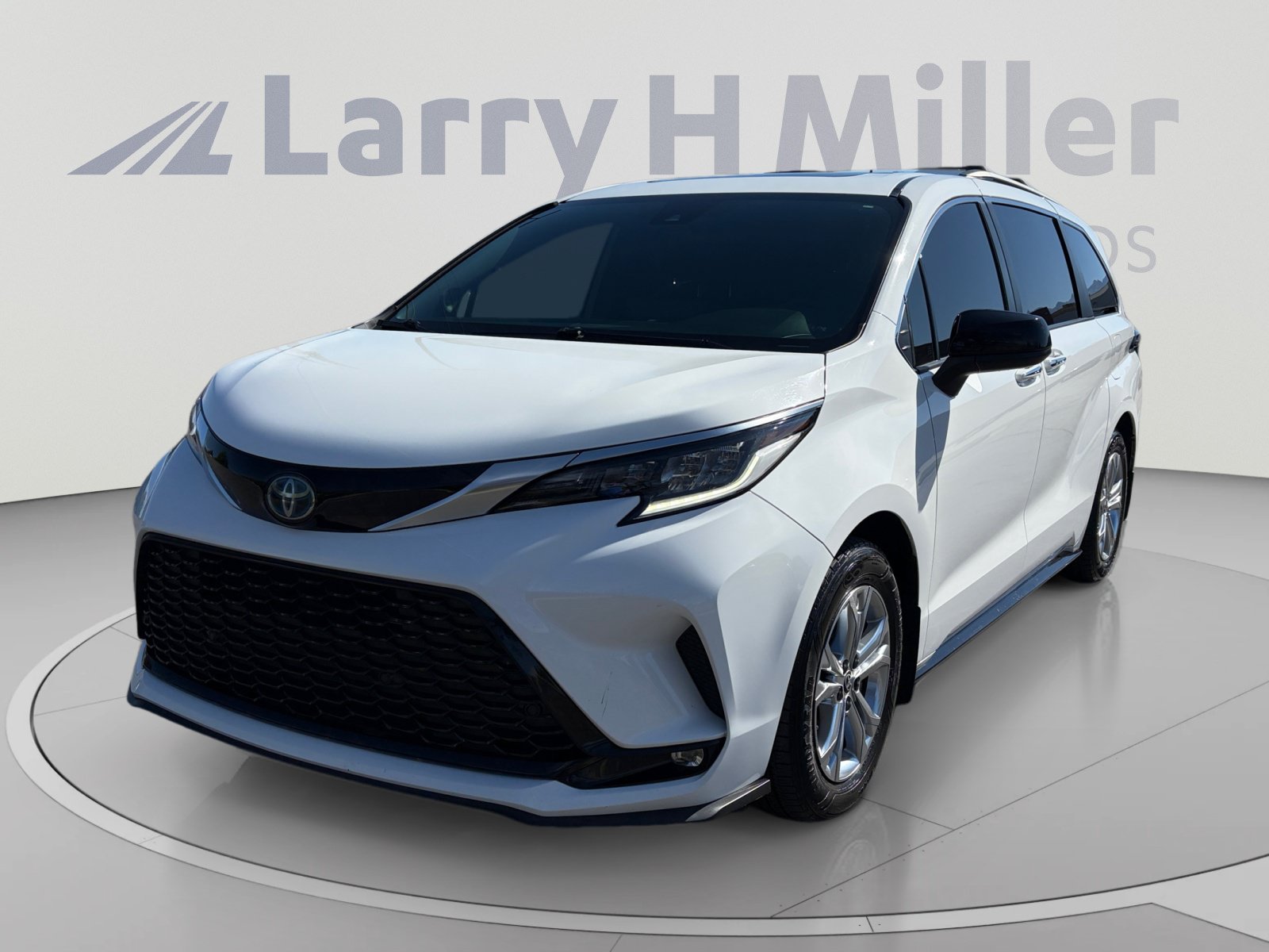 Used 2022 Toyota Sienna XSE w/ XSE Plus Package