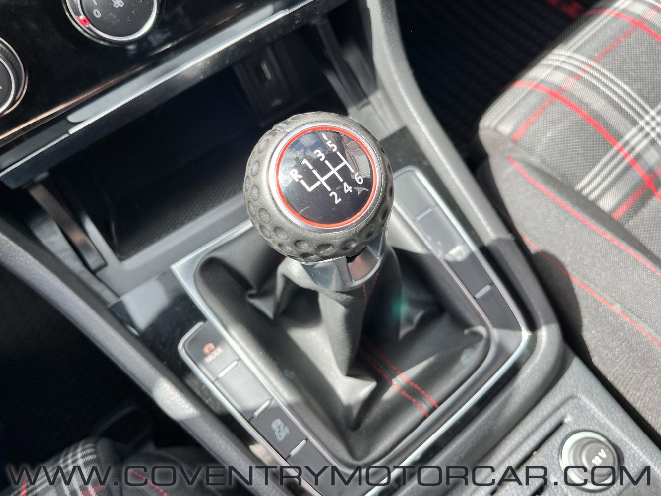 Used 2019 Volkswagen Golf 4-Door image 22