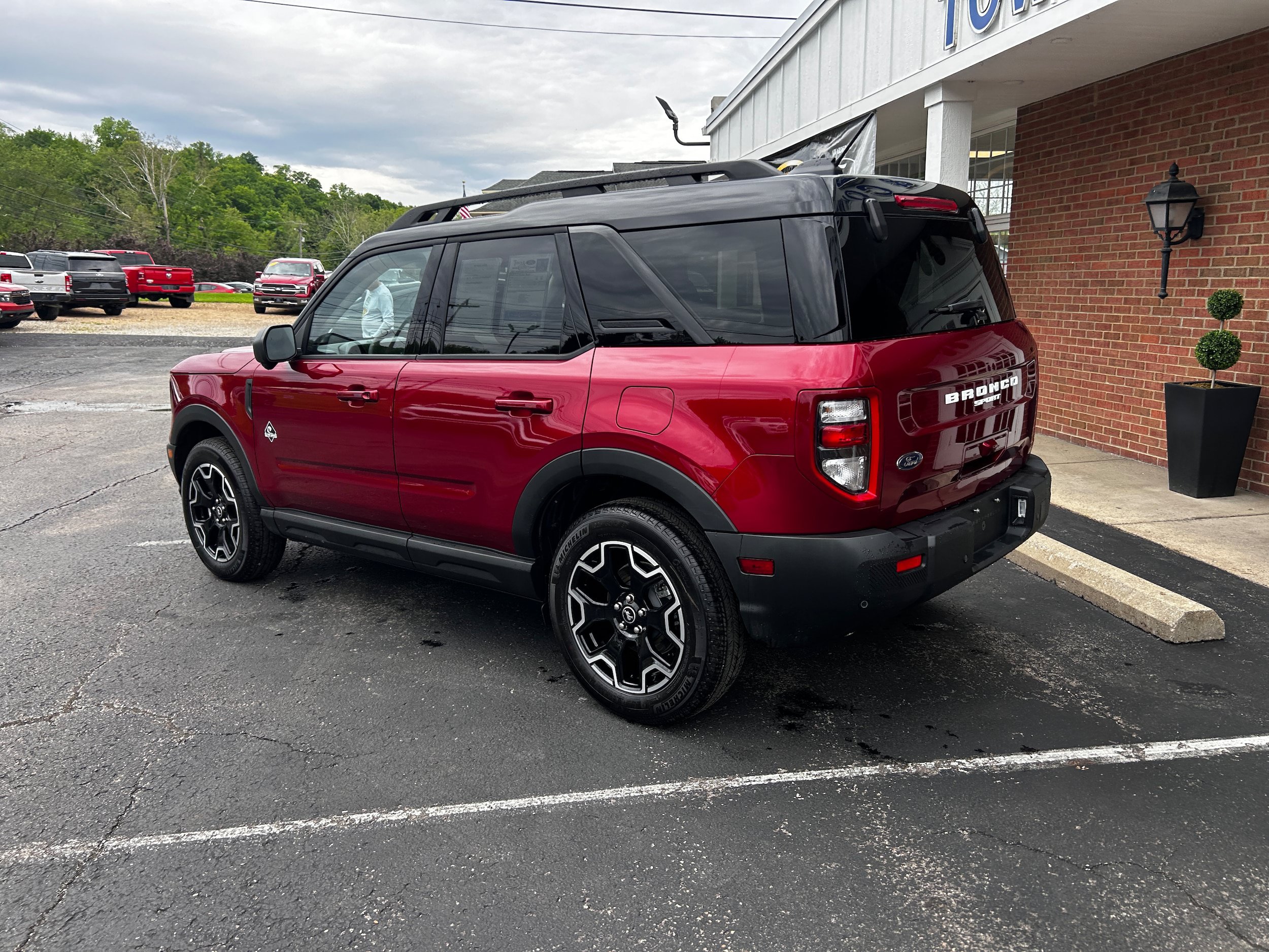 Used 2025 Ford Bronco Sport Outer Banks w/ Outer Banks Tech Package+ AWD/4WD image 7