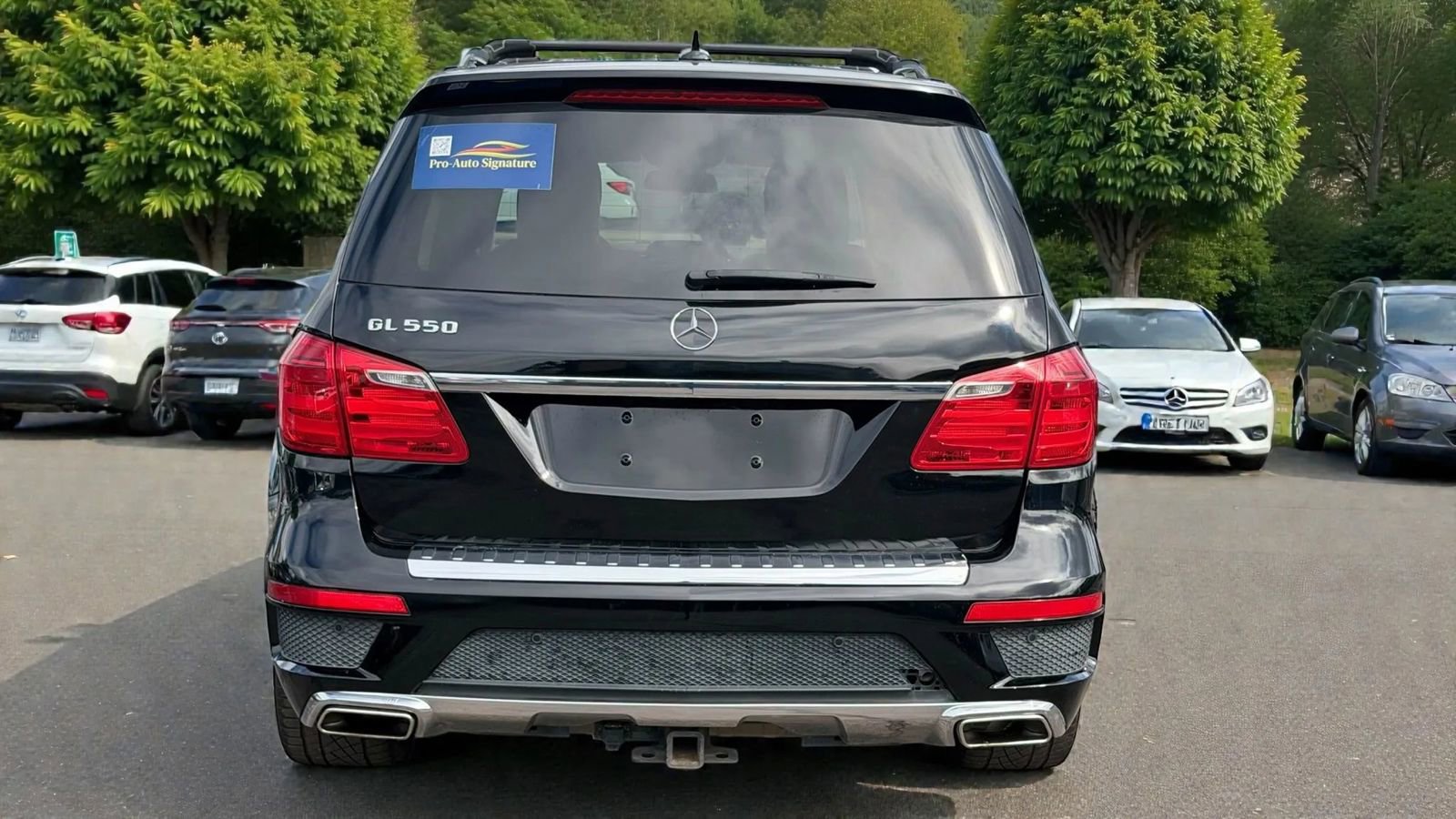 Used 2015 Mercedes-Benz GL 550 4MATIC image 8