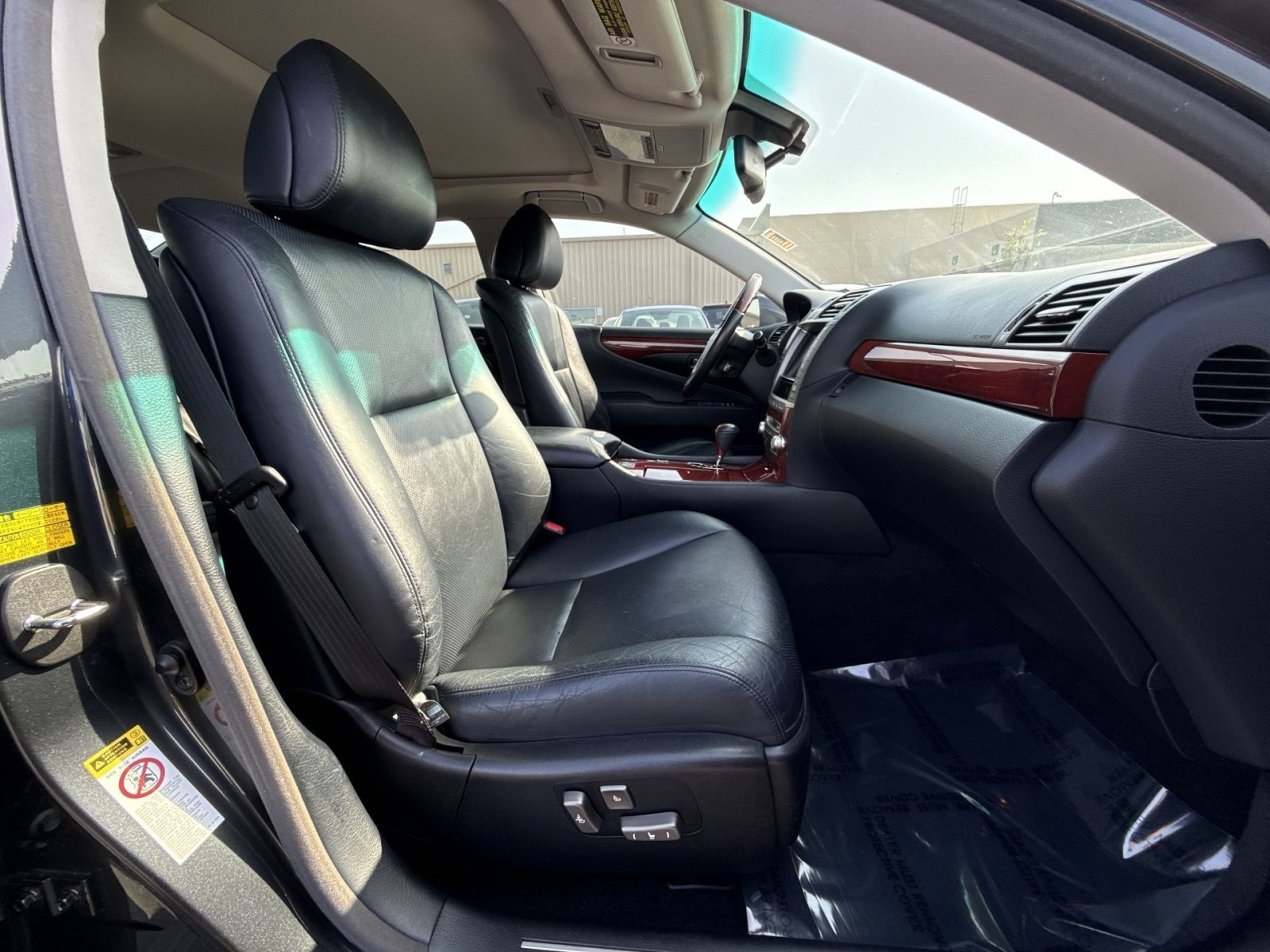 Used 2011 Lexus LS 460 w/ Luxury Value Edition RWD image 29