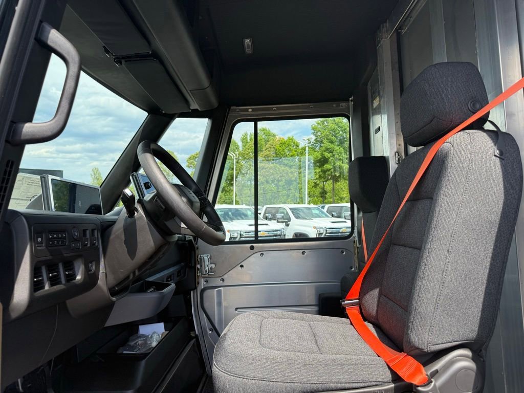 Used 2024 Chevrolet Brightdrop 400 w/ Commercial Equipment Package AWD/4WD image 9