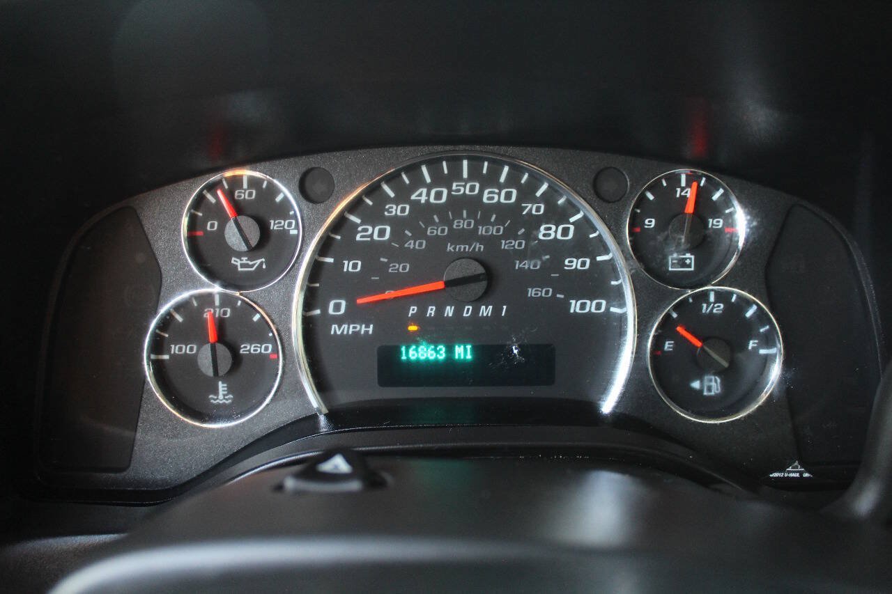 Used 2023 GMC Savana 3500 RWD image 12