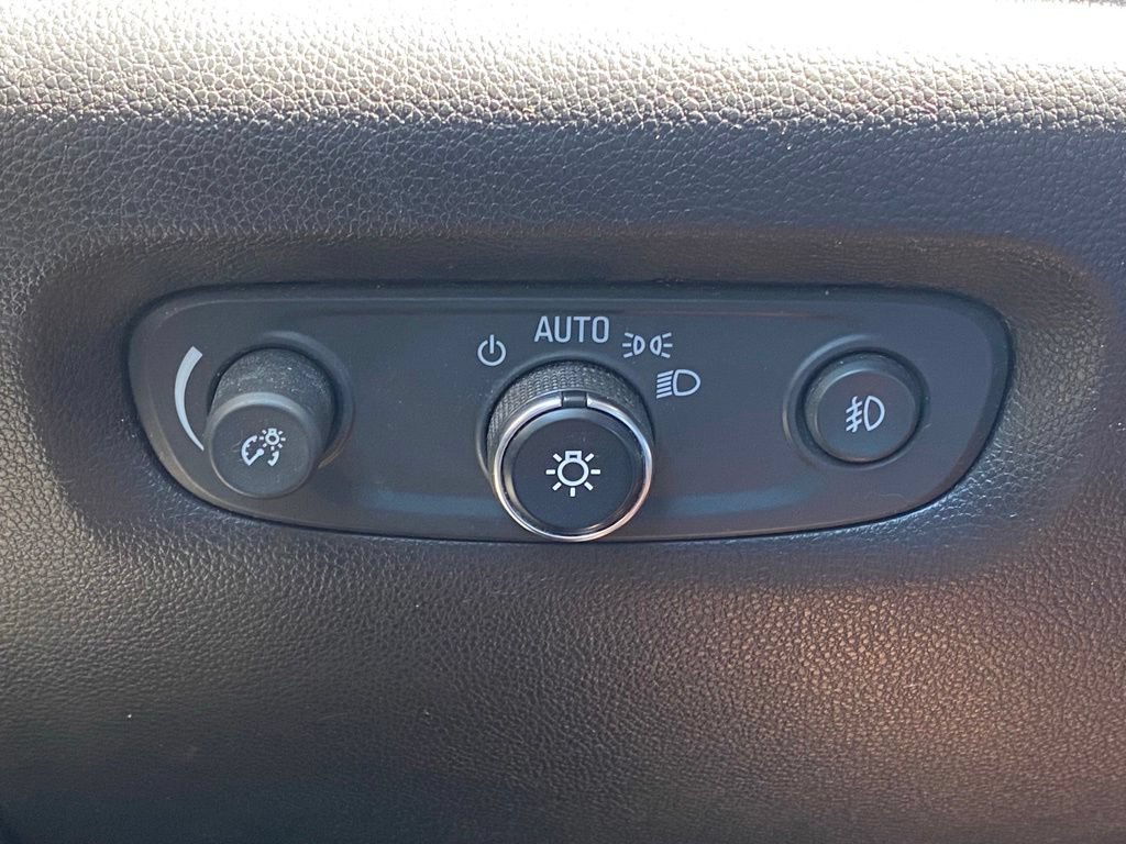 Used 2019 Chevrolet Traverse LT FWD image 27
