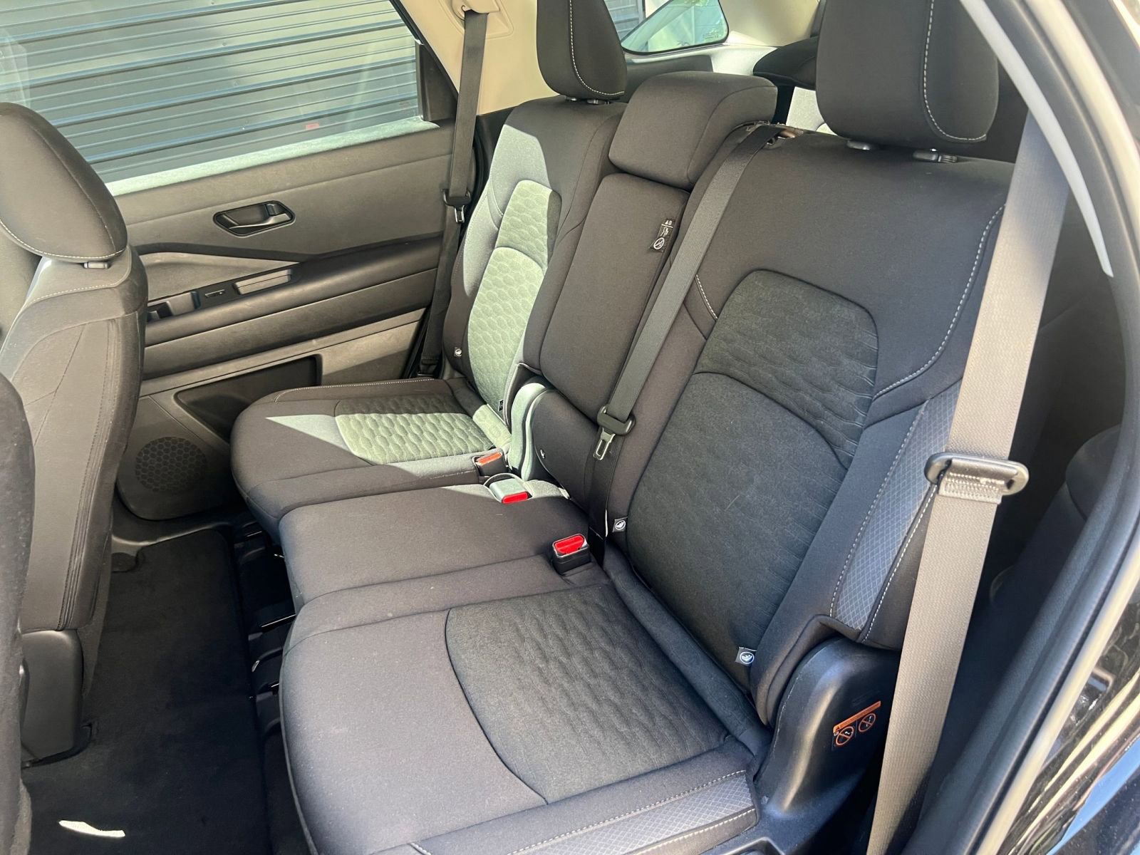 Used 2025 Nissan Pathfinder SV image 38