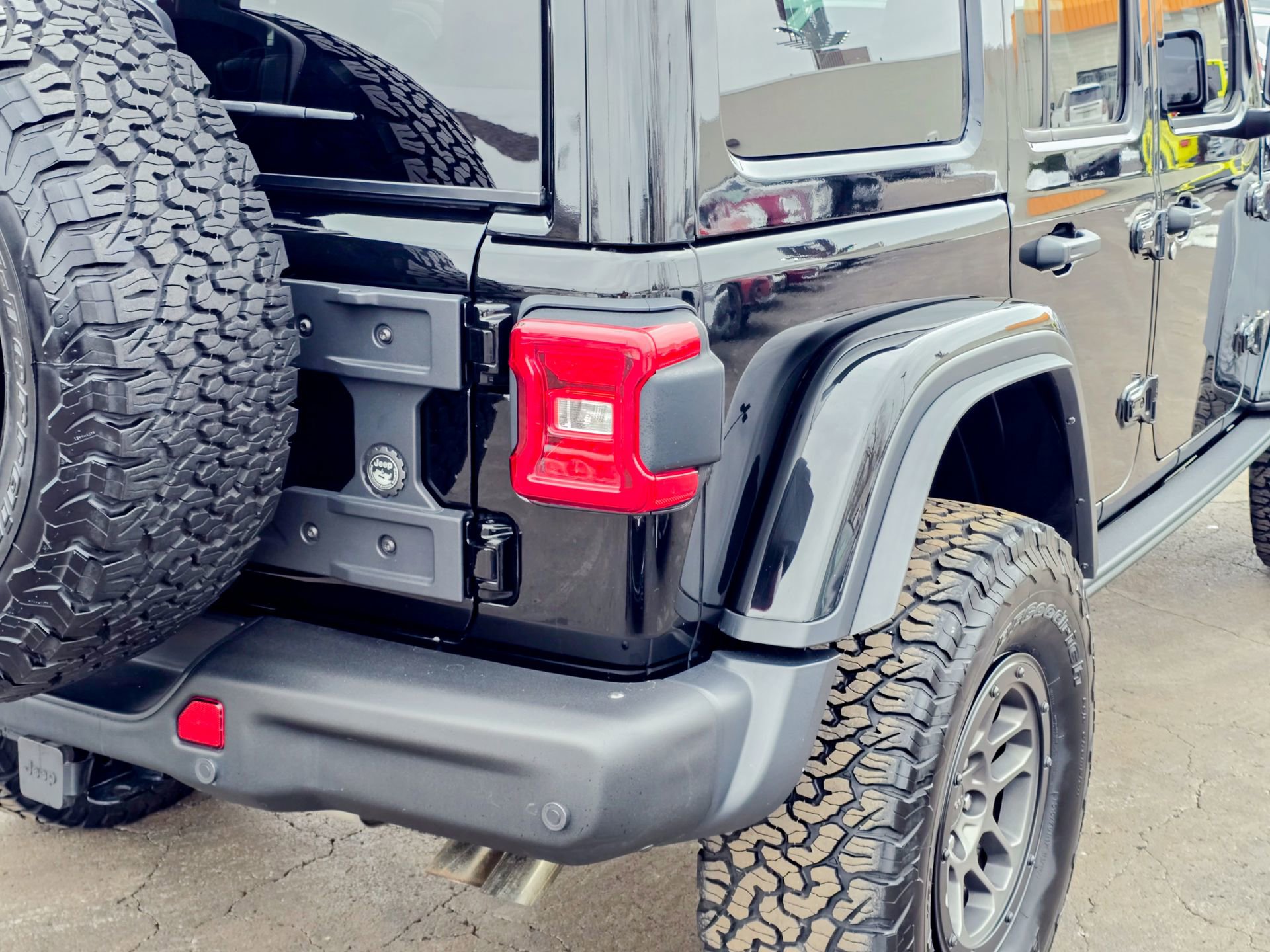 Used 2023 Jeep Wrangler Unlimited Rubicon 392 image 24