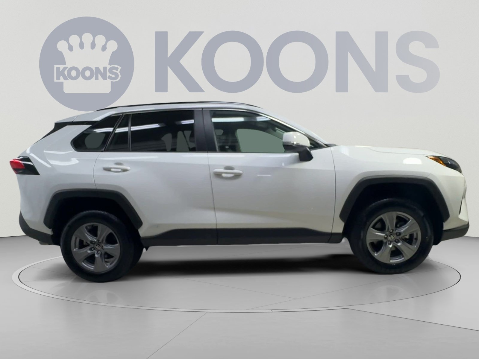 Used 2025 Toyota RAV4 XLE AWD/4WD image 12