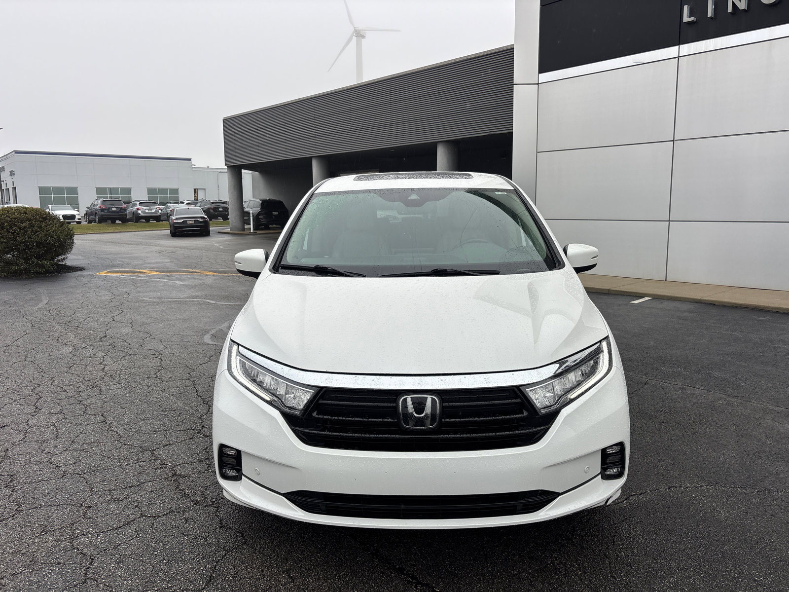 Used 2023 Honda Odyssey Touring image 2