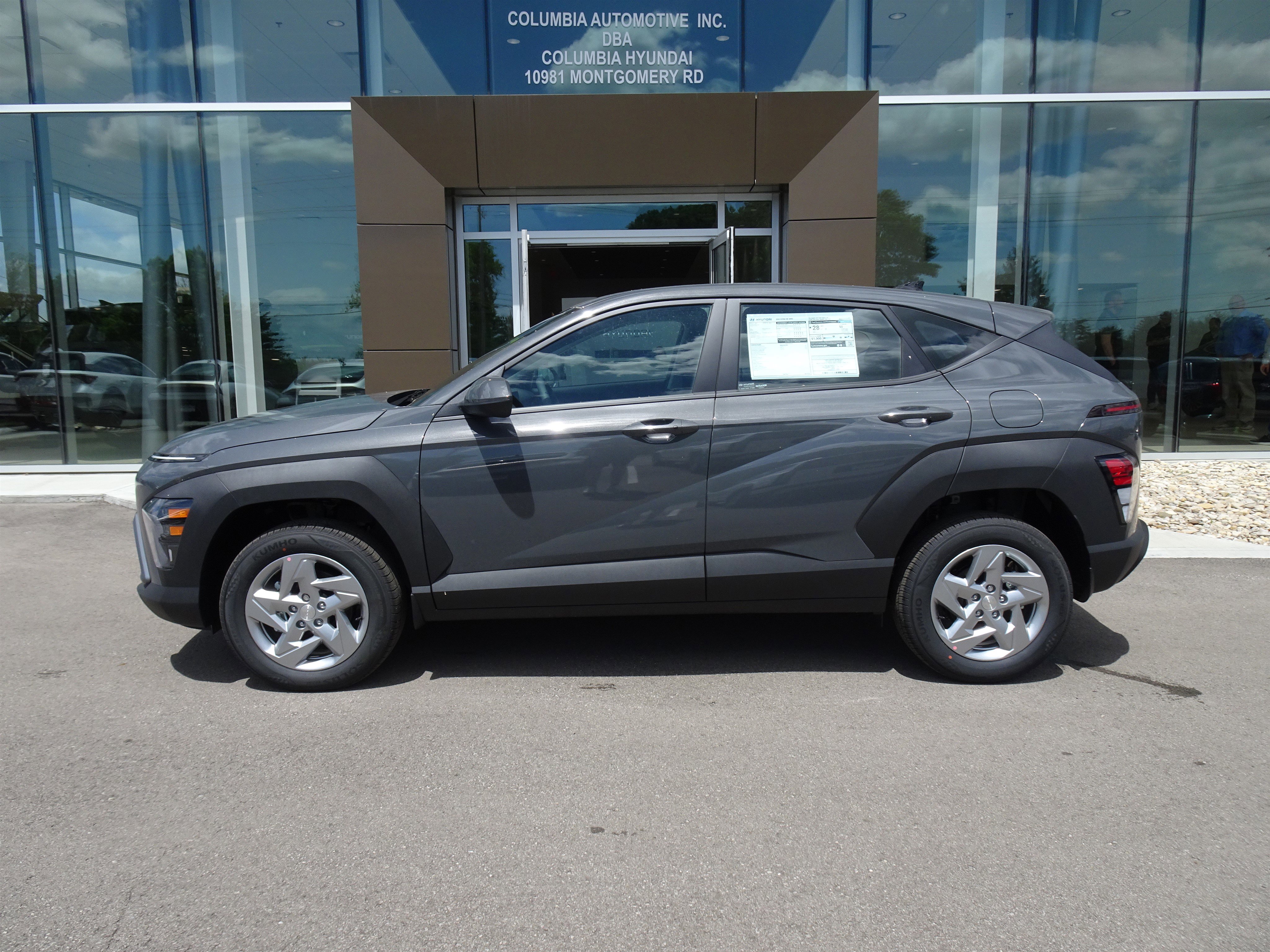 New 2025 Hyundai Kona SE image 2