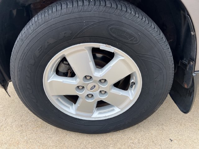 Used 2010 Ford Escape XLT AWD/4WD image 11