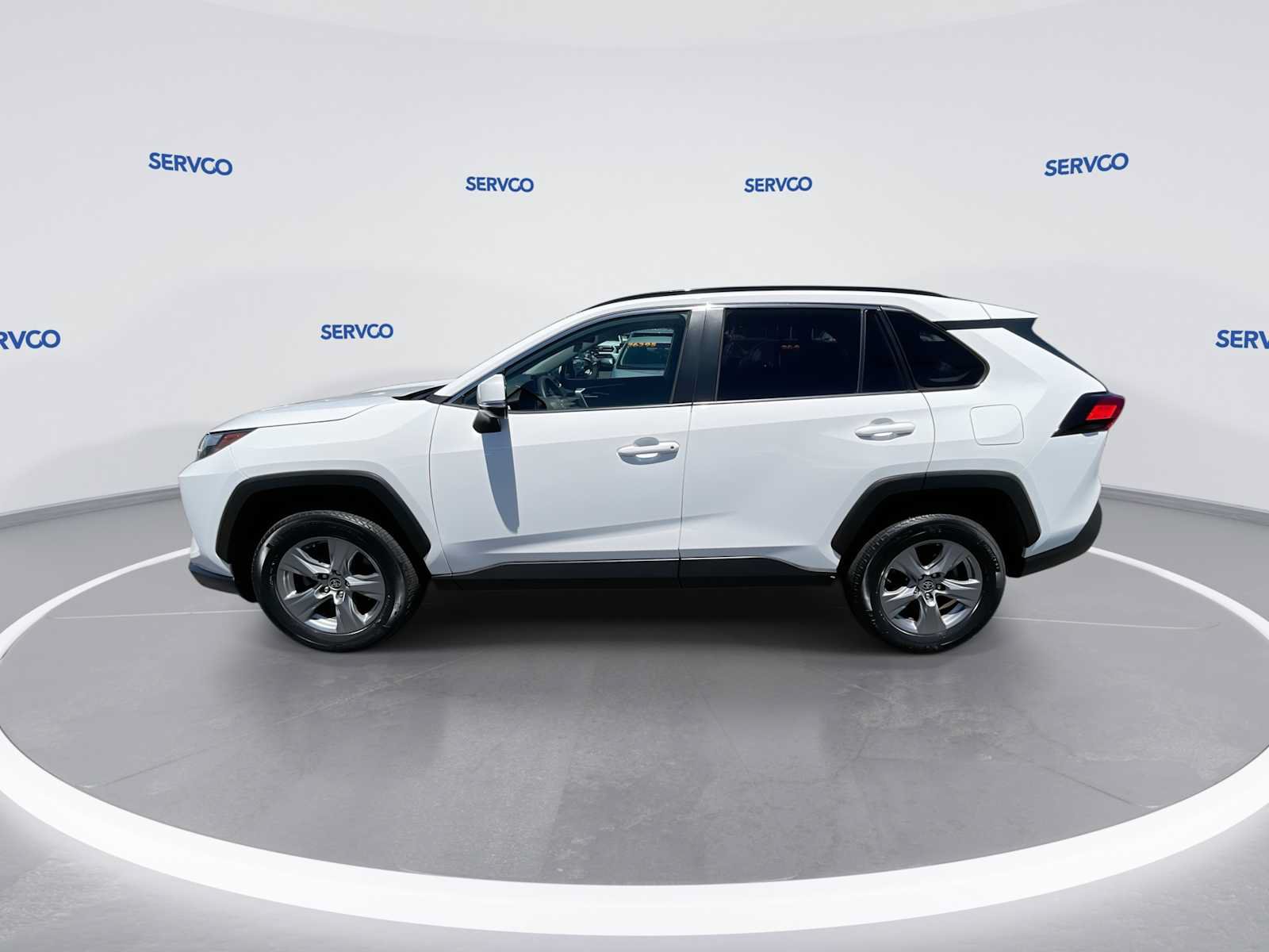 Used 2022 Toyota RAV4 XLE w/ Carpet Mat Package (TMS) AWD/4WD image 5