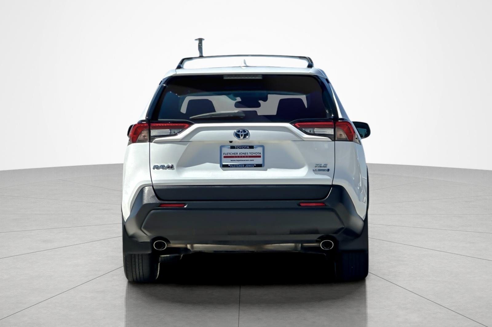 Used 2021 Toyota RAV4 XLE w/ XLE Grade Weather Package AWD/4WD image 4