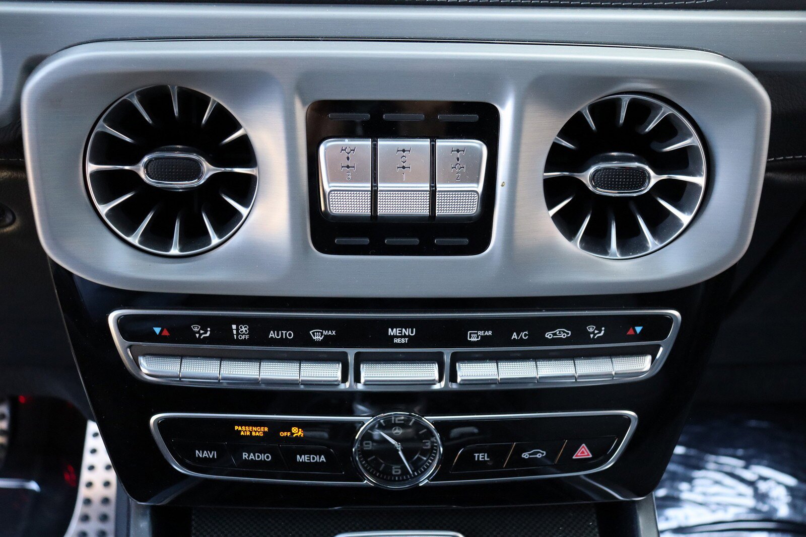 Used 2024 Mercedes-Benz G 550 w/ Exclusive Interior Package image 40