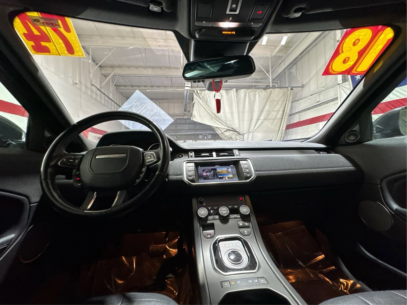 Used 2018 Land Rover Range Rover Evoque SE image 21