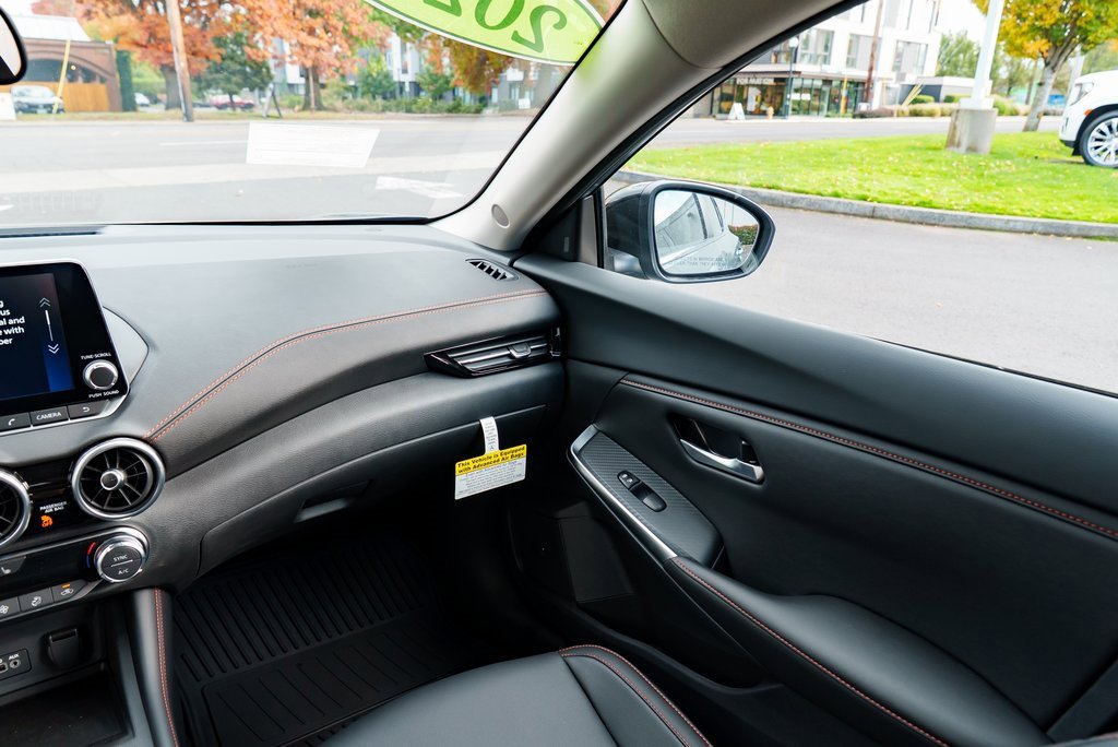 New 2025 Nissan Sentra SR w/ SR Premium Package image 9