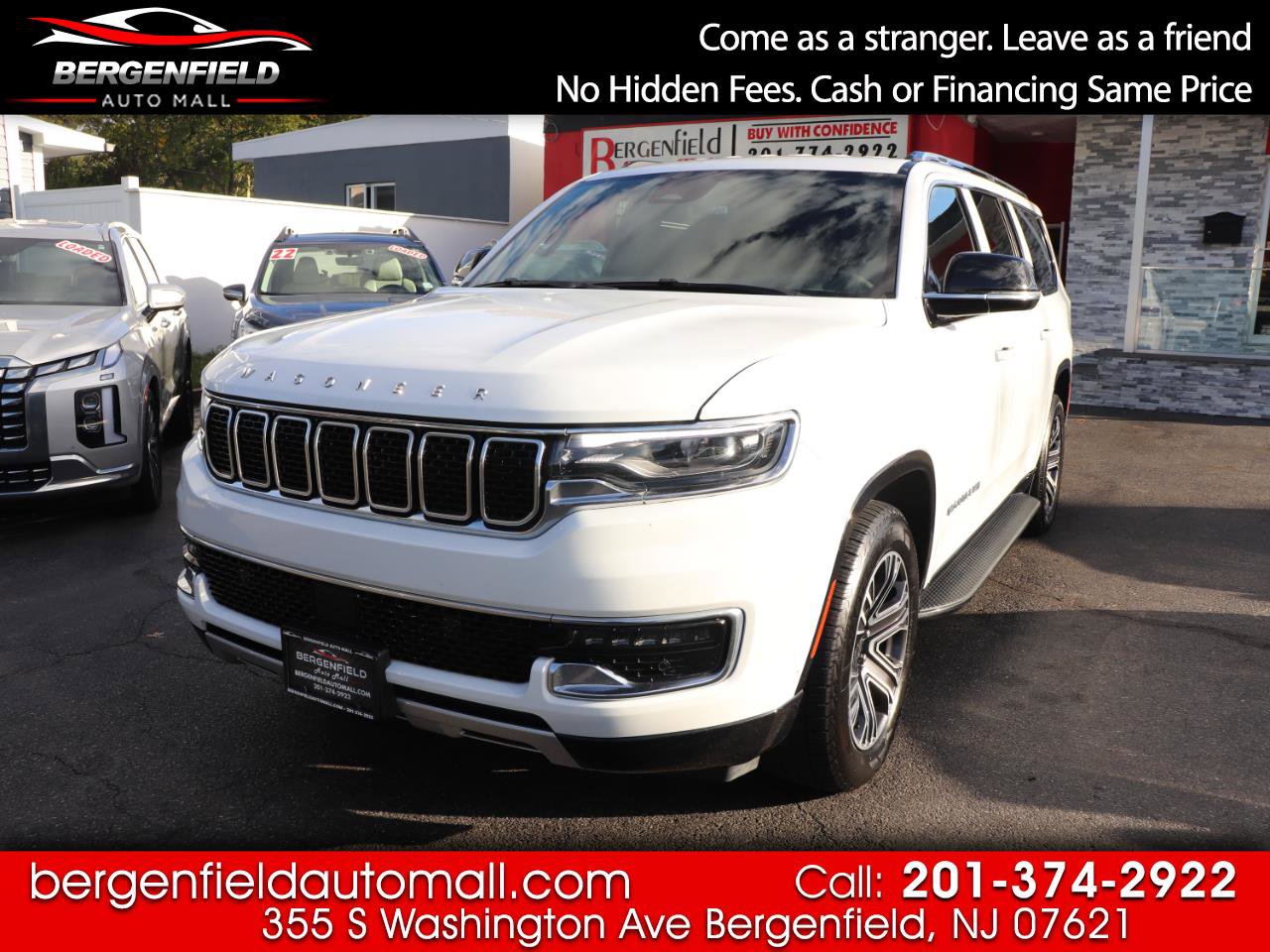 Used 2024 Jeep Wagoneer L Series II w/ Flexible Seating Group image 1