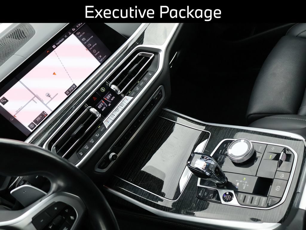 Used 2021 BMW X7 M50i AWD/4WD image 8