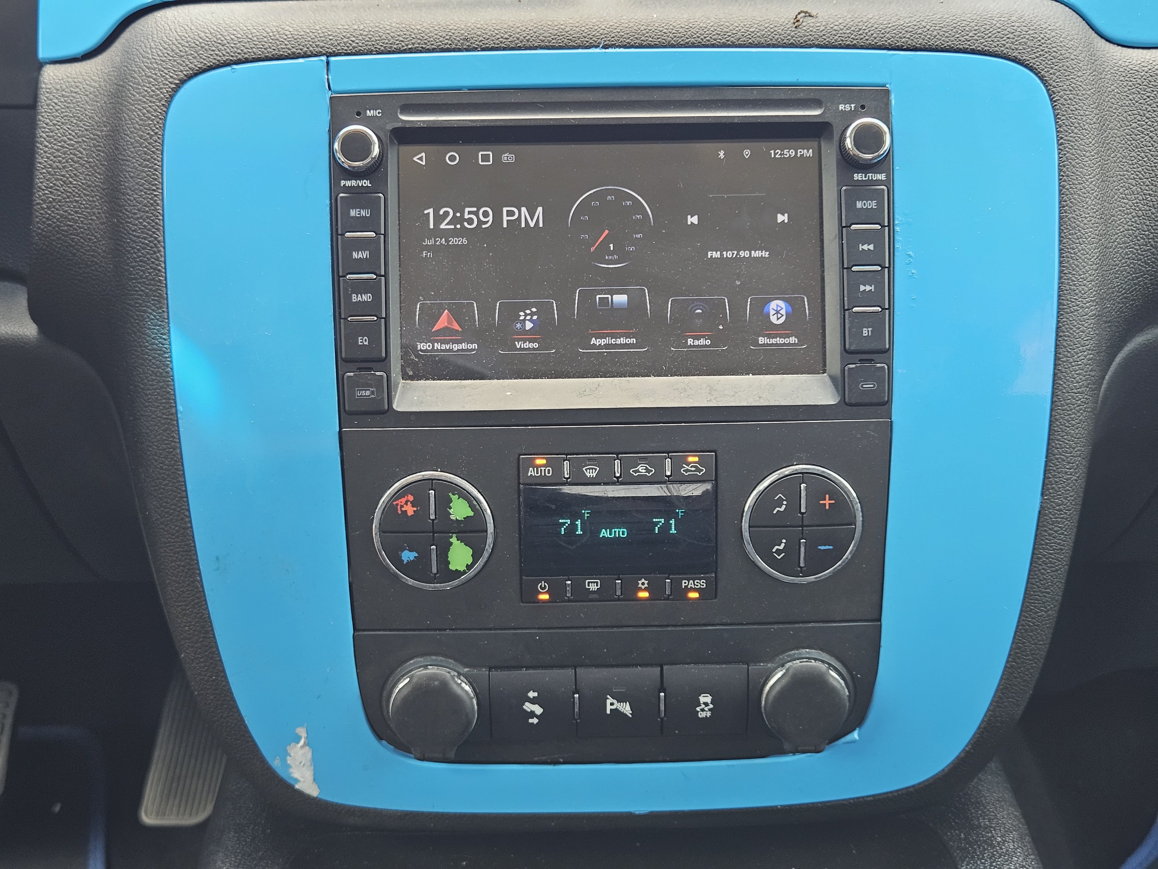 Used 2014 Chevrolet Silverado 2500 LTZ w/ LTZ Plus Package AWD/4WD image 18