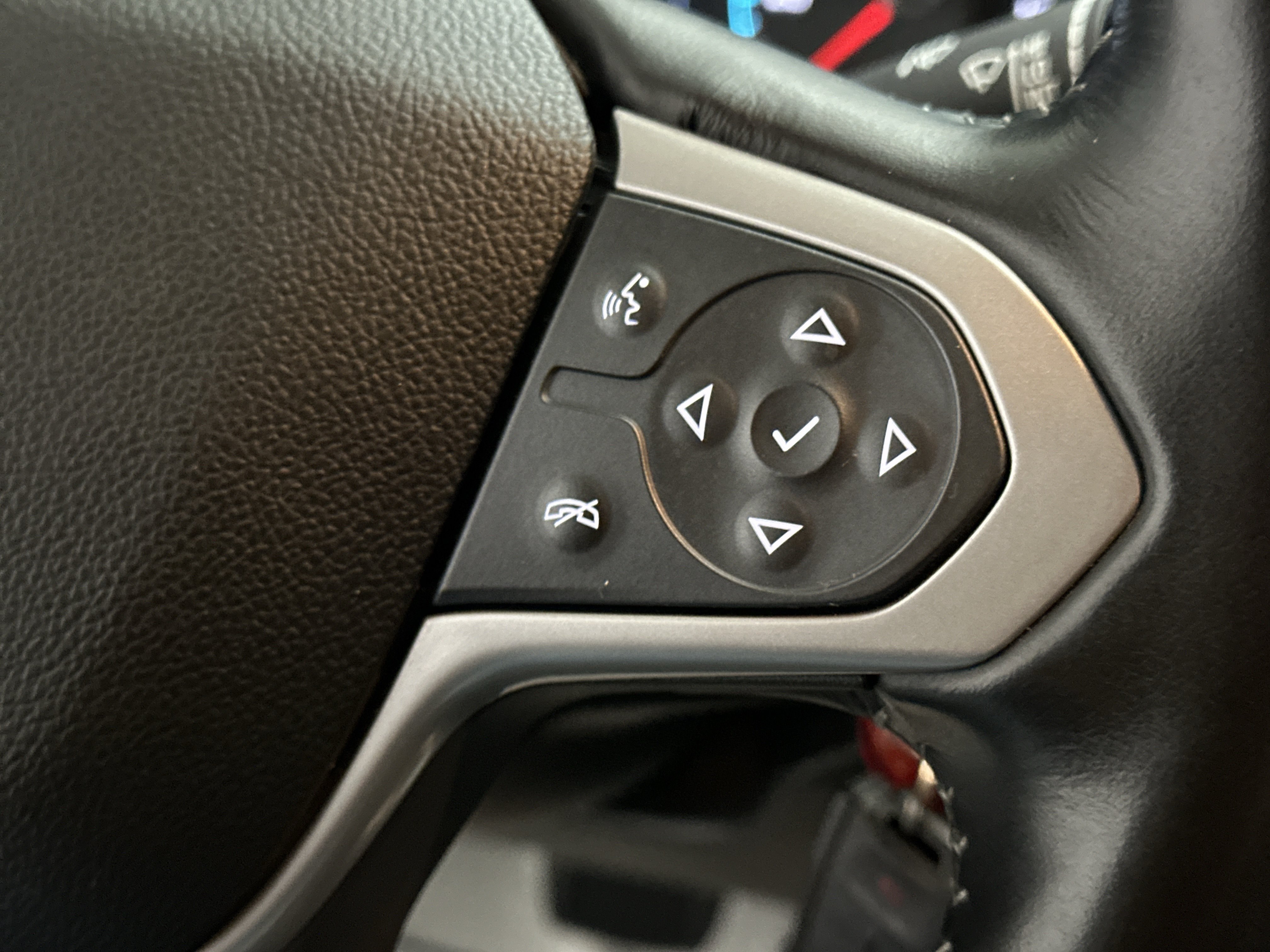 Used 2018 Chevrolet Colorado LT w/ LT Convenience Package AWD/4WD image 29