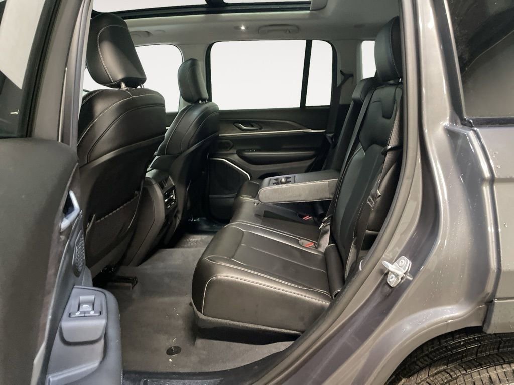 Used 2022 Jeep Grand Cherokee Limited 4xe image 12