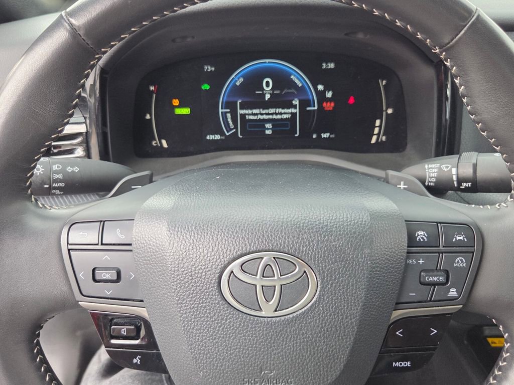 Used 2025 Toyota Camry SE image 21