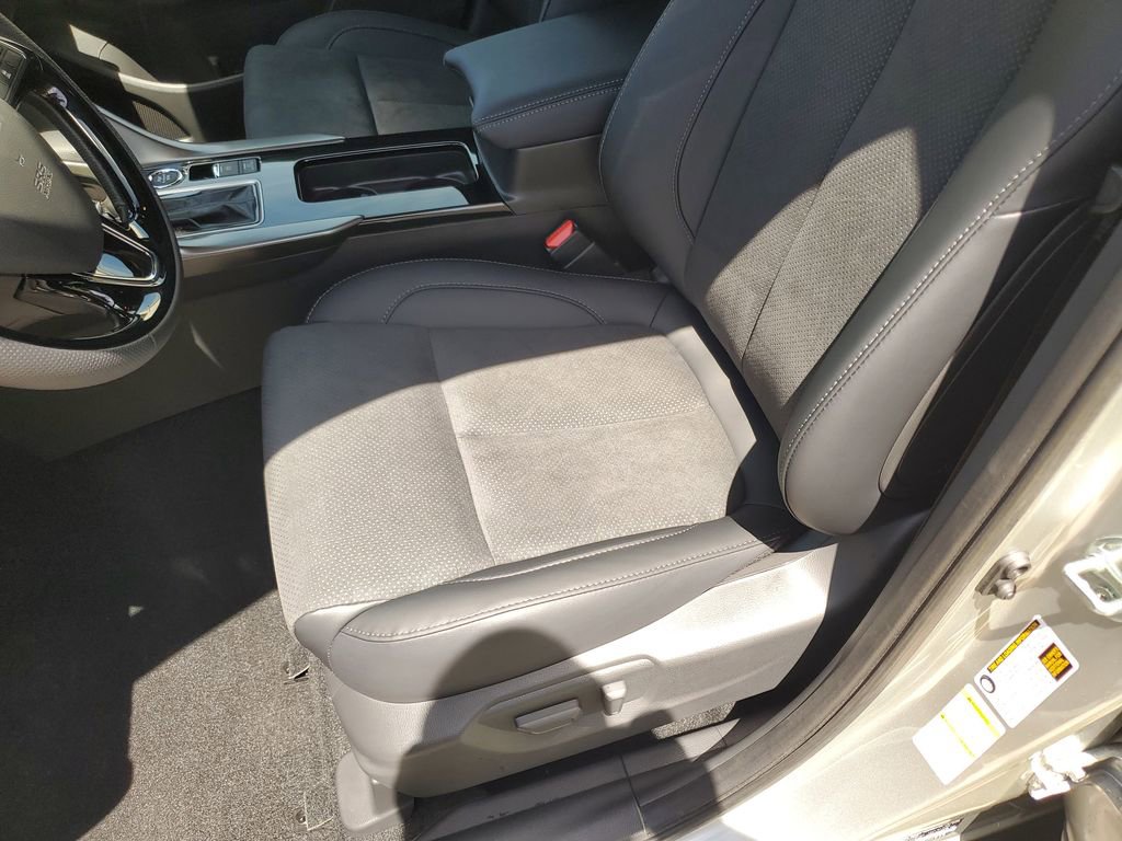 New 2025 Mitsubishi Eclipse Cross Black Edition image 21