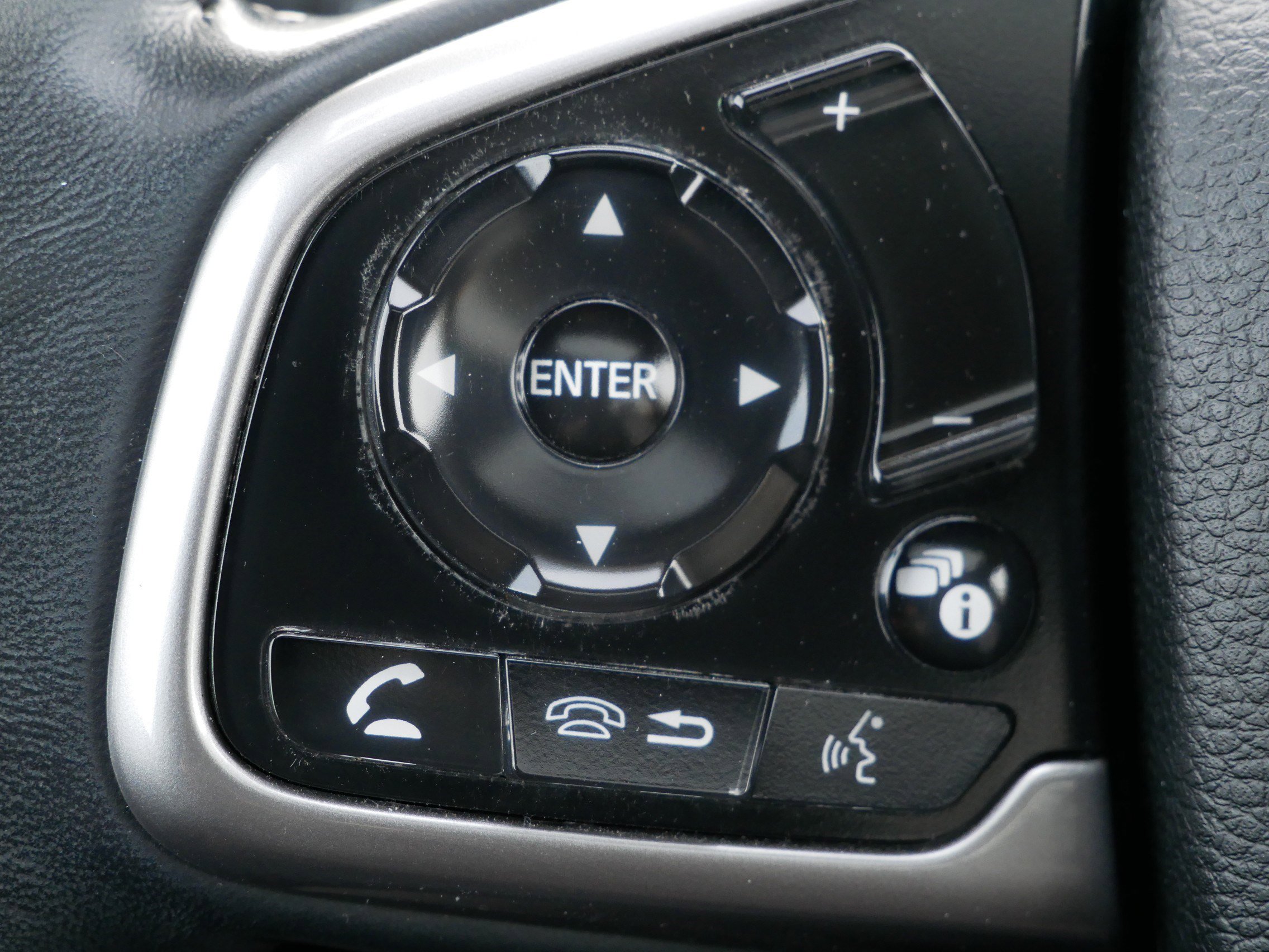 Used 2020 Honda CR-V Touring image 31