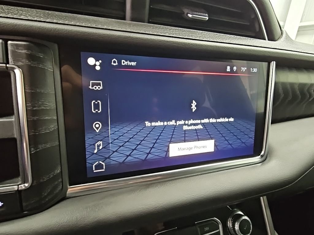 Used 2024 GMC Yukon XL Denali image 17