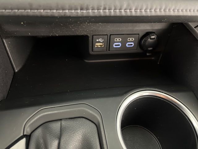 Used 2023 Toyota Highlander L image 28