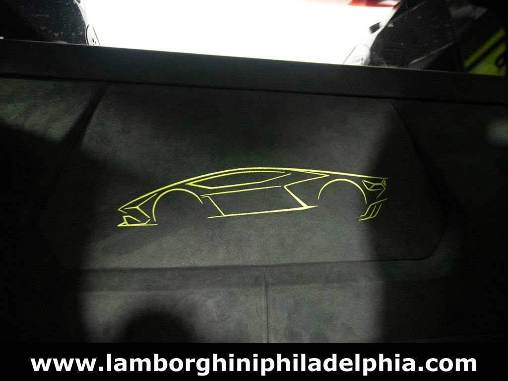 Used 2025 Lamborghini Revuelto image 42