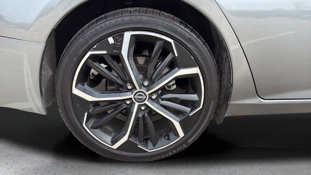 Certified 2025 Nissan Altima 2.5 SR image 13