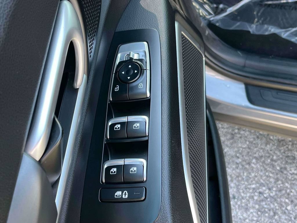 Used 2022 Kia Telluride LX AWD/4WD image 16
