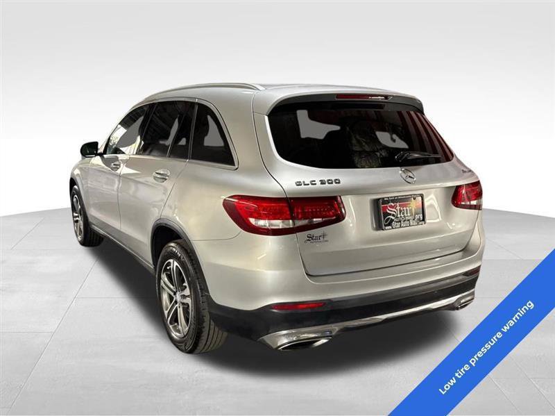 Used 2017 Mercedes-Benz GLC 300 4MATIC image 7