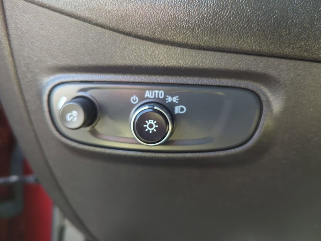 Certified 2024 Chevrolet Equinox RS FWD image 32