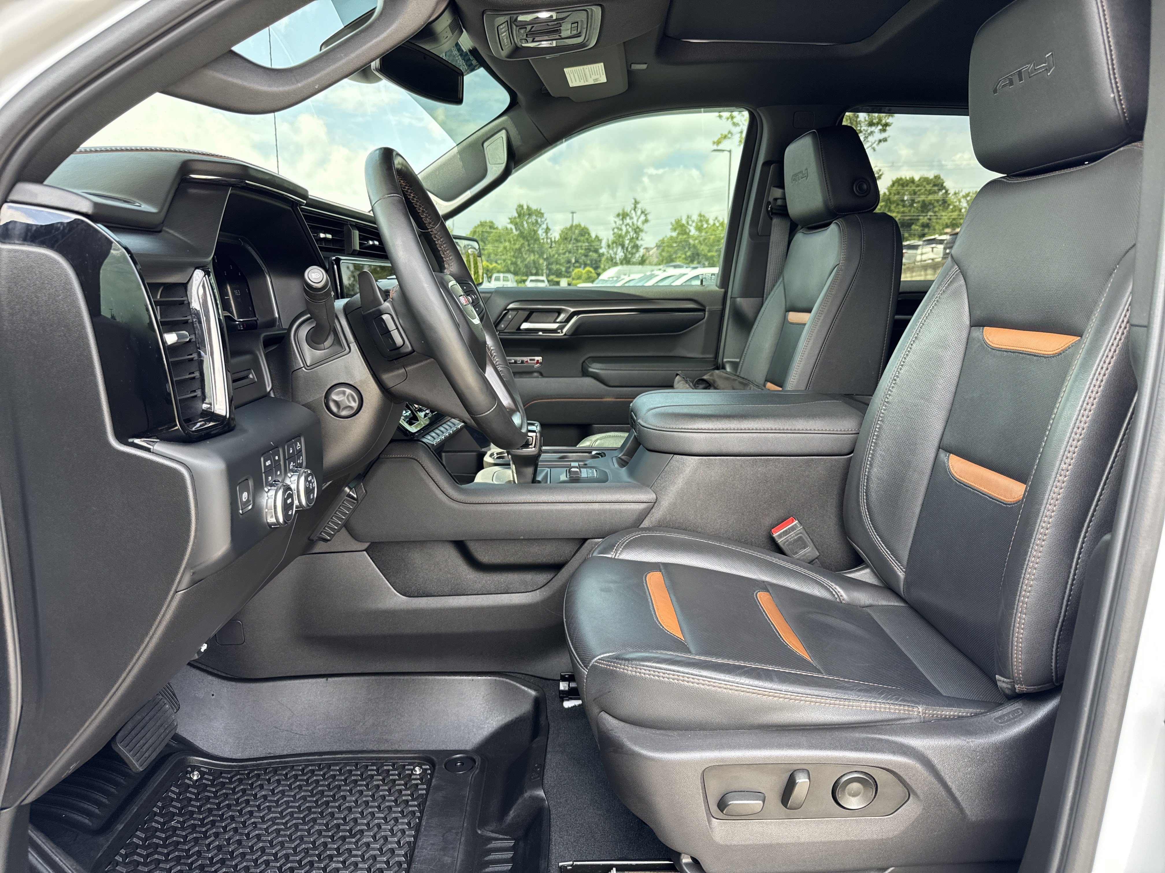 Used 2023 GMC Sierra 1500 AT4 w/ AT4 Premium Package AWD/4WD image 17