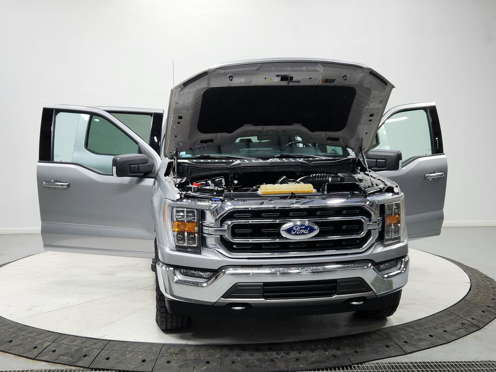 Used 2021 Ford F150 XLT w/ Equipment Group 302A High image 10