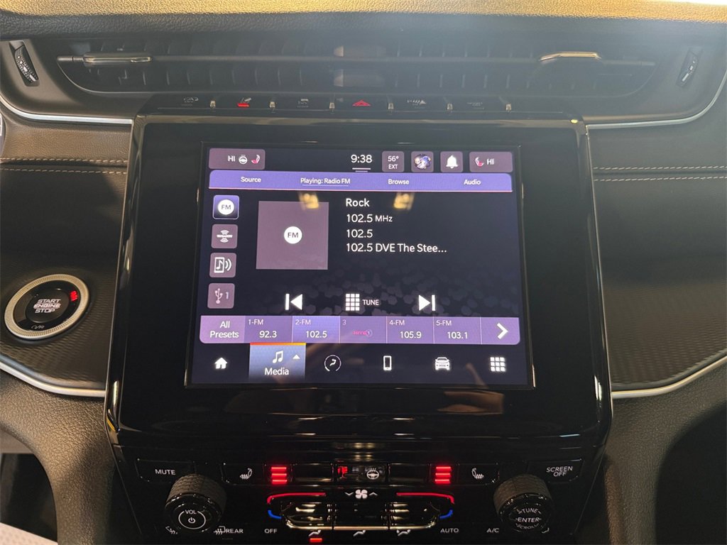 Used 2025 Jeep Grand Cherokee Laredo X w/ Luxury Tech Group I image 17