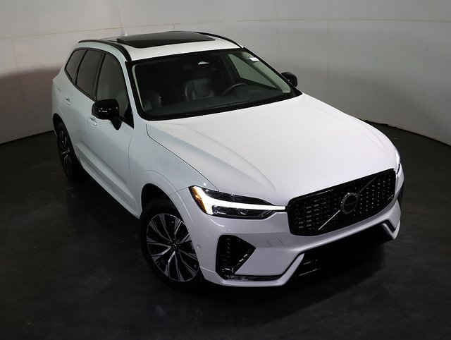 Used 2025 Volvo XC60 B5 Plus image 7
