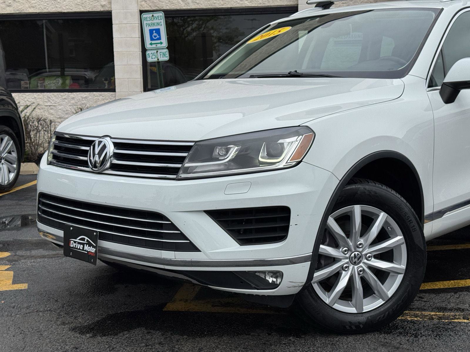 Used 2015 Volkswagen Touareg Sport image 3