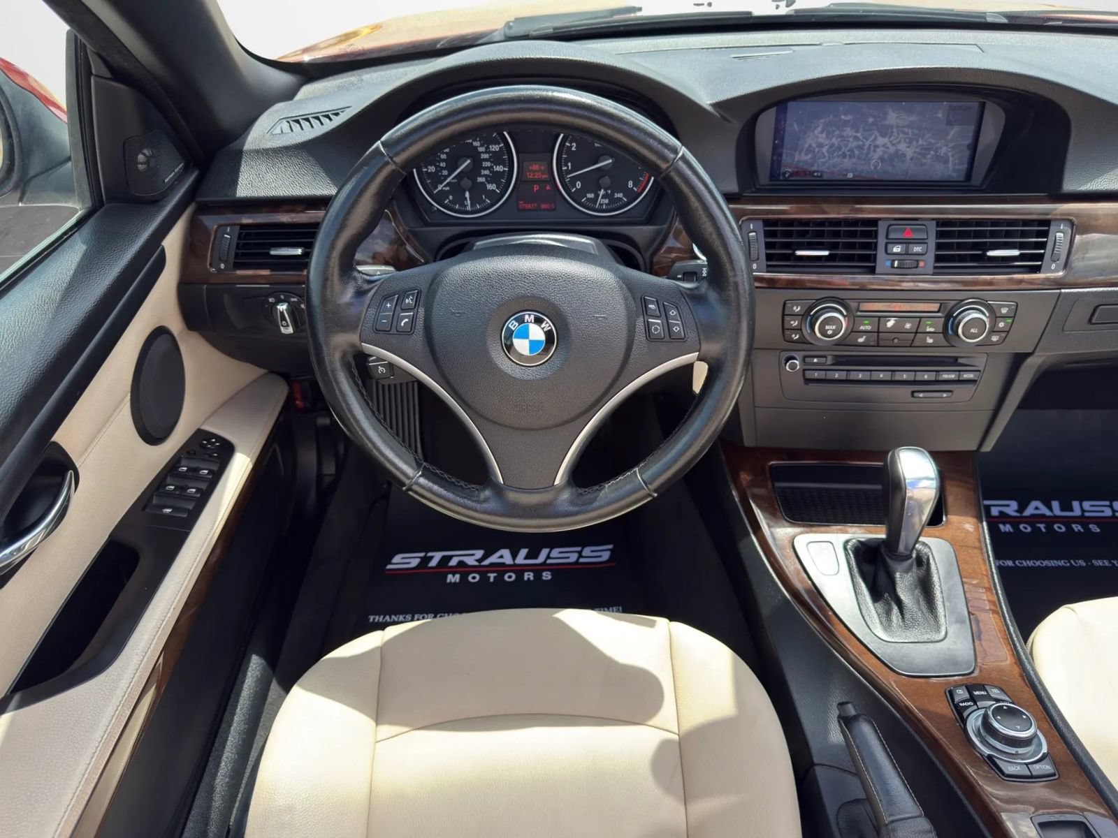 Used 2011 BMW 335i Convertible w/ Premium Pkg RWD image 17
