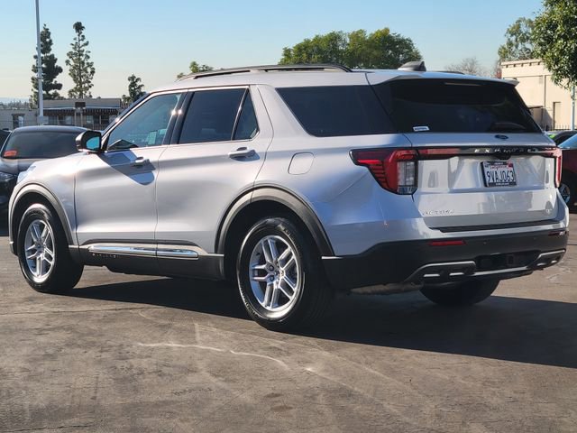 Used 2025 Ford Explorer Active w/ Active Comfort Package RWD image 2