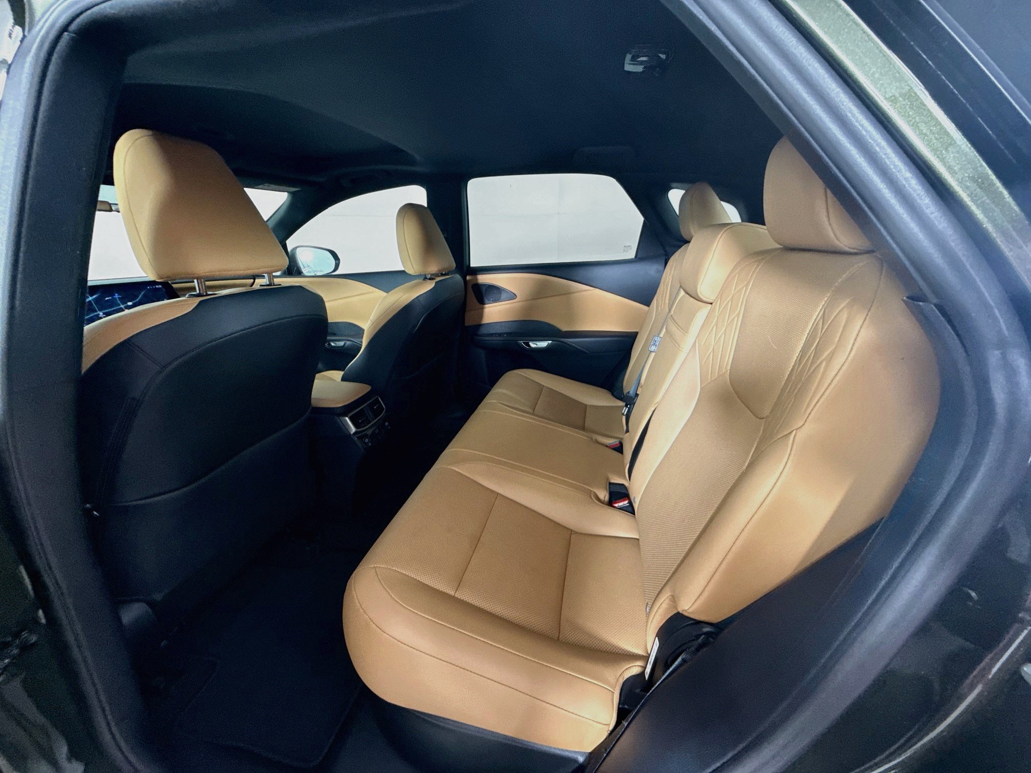 Used 2024 Lexus RX 350 Premium w/ Accessory Package FWD image 30