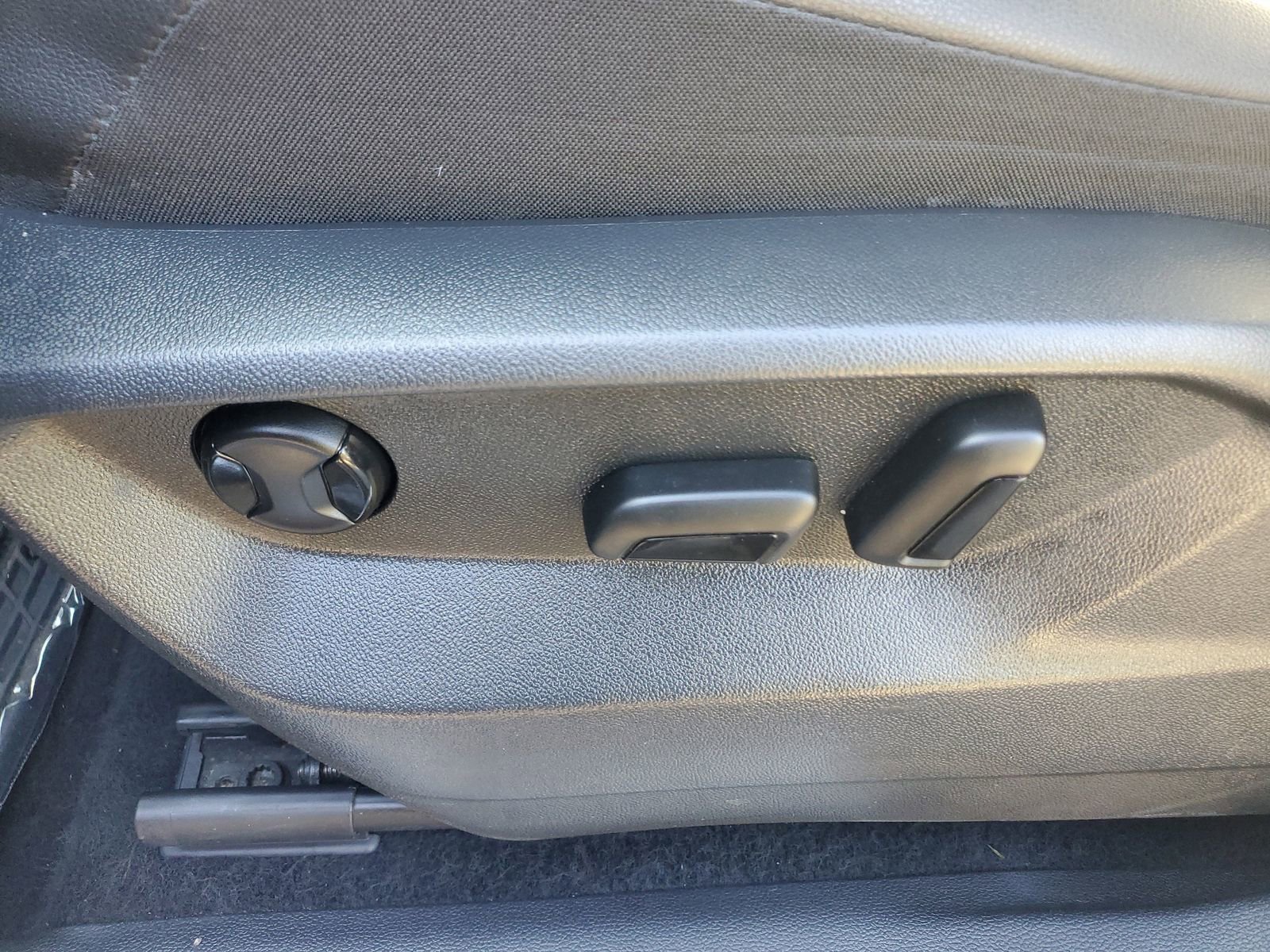 Used 2021 Volkswagen Tiguan SE R-Line image 20